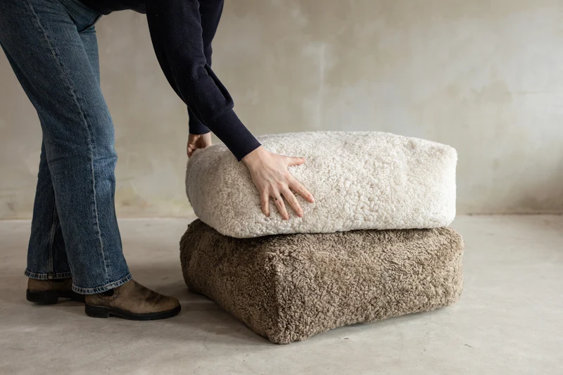 Coussin de sol peau de mouton bouclée sahara