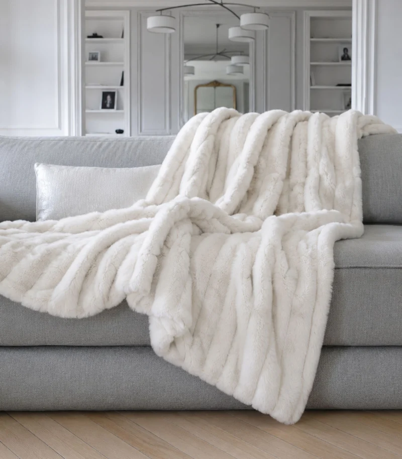 Plaid Fausse Fourrure Blanc Neige Double Face – Choix de Tailles