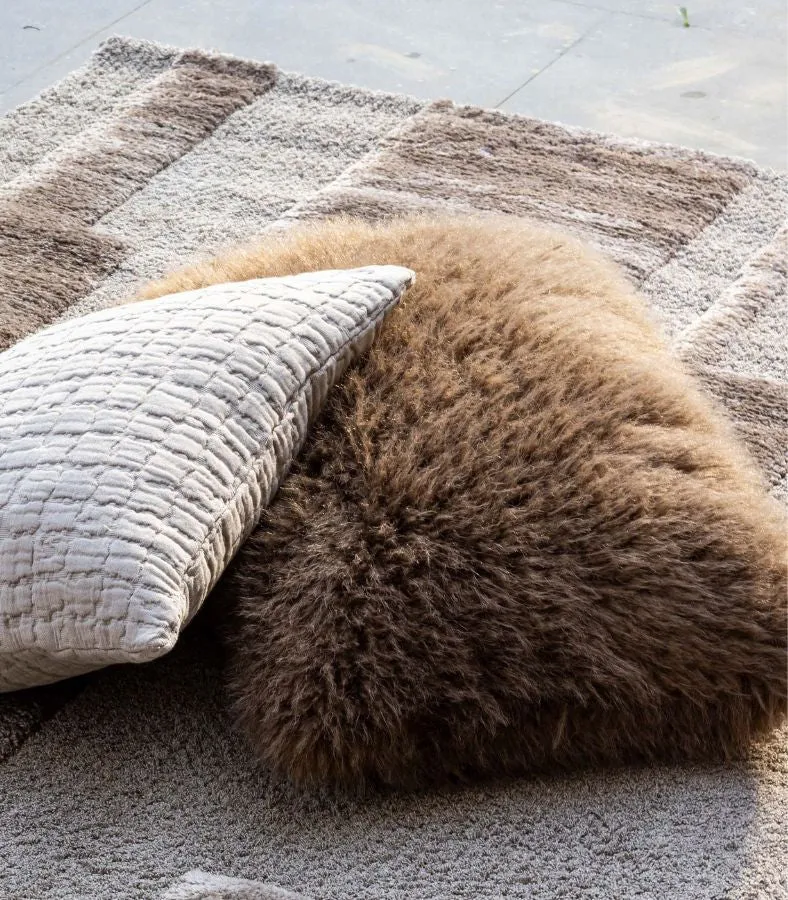 Coussin Fausse Fourrure Acajou Imitation Mouton - Choix de Tailles
