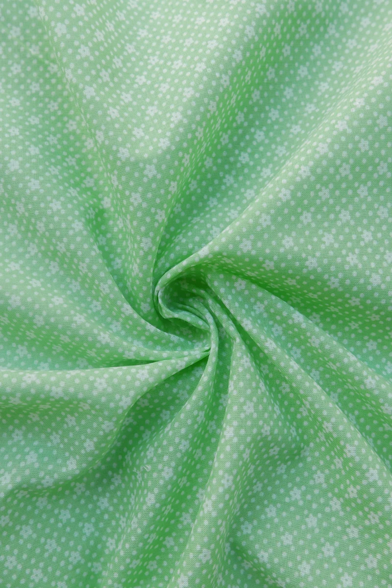 Tissu - Polyester - Fond vert avec de petites fleurs vertes - 71 cm * 110 cm