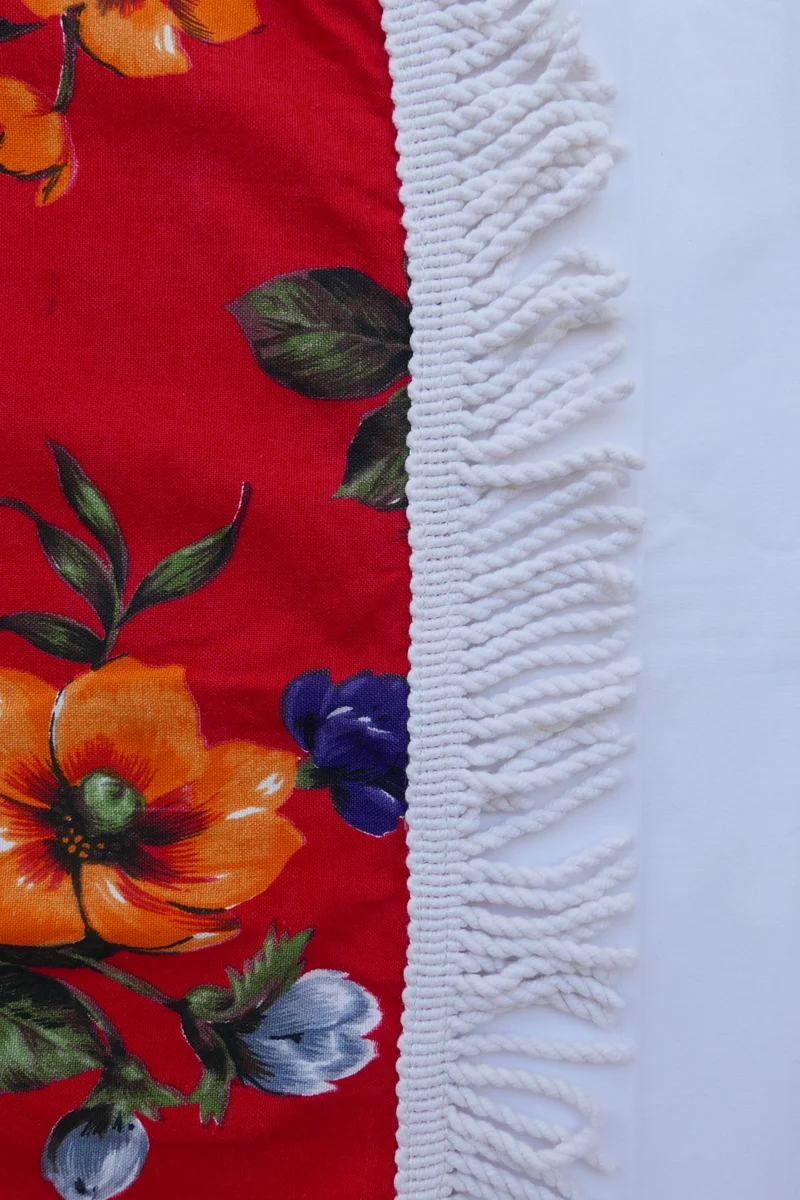 Tissu - Polyester - Fond rouge avec des fleurs orange et bleues - 60 * 74 cm