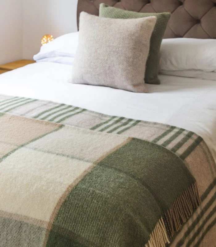 Plaid Laine Carreaux Vert et Beige 150 X 183 cm