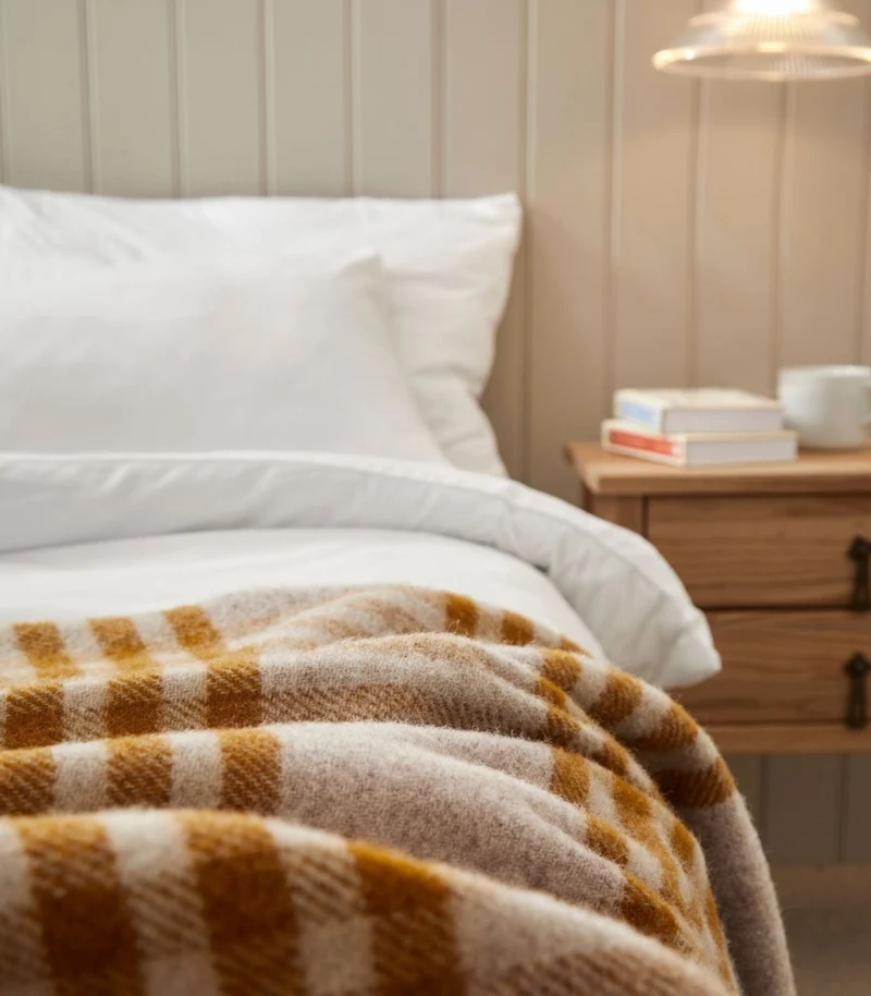 Plaid Laine Carreaux Moutarde et Beige 150 X 240cm - Collection Aspen