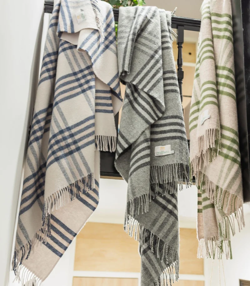 Plaid Laine Carreaux Gris 150 X 240cm - Collection Aspen