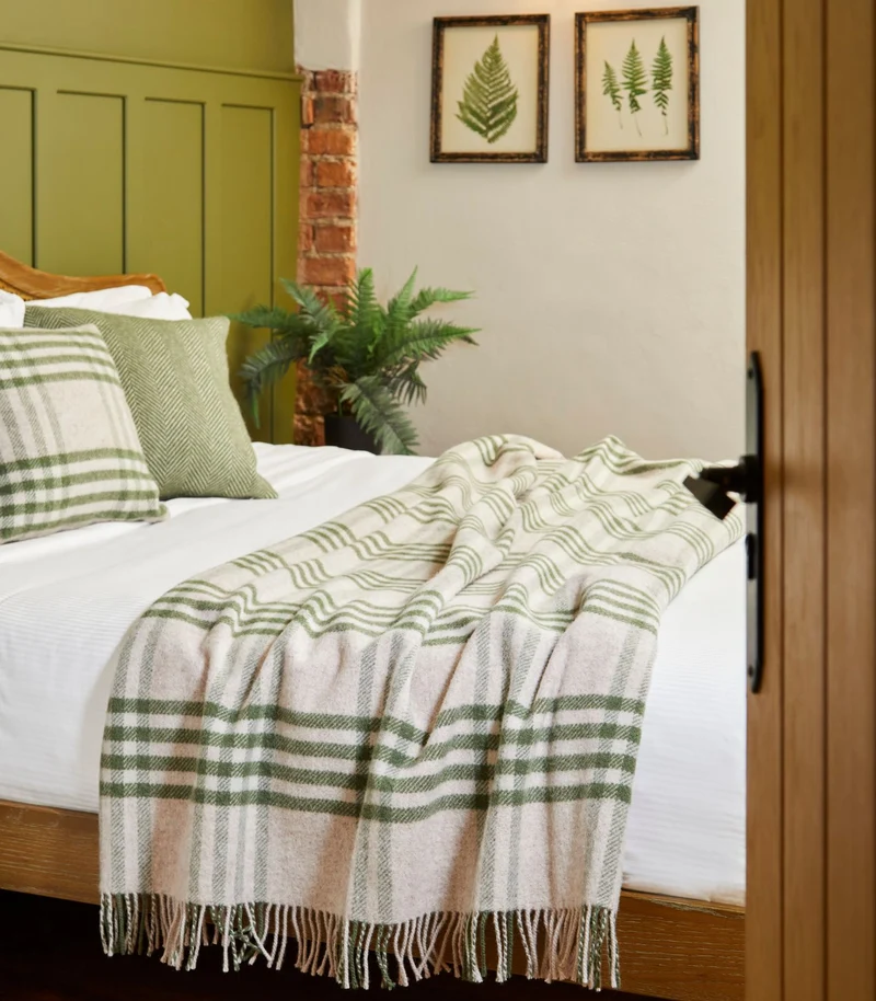 Plaid Laine Carreaux Vert et Beige 150 X 240cm - Collection Aspen