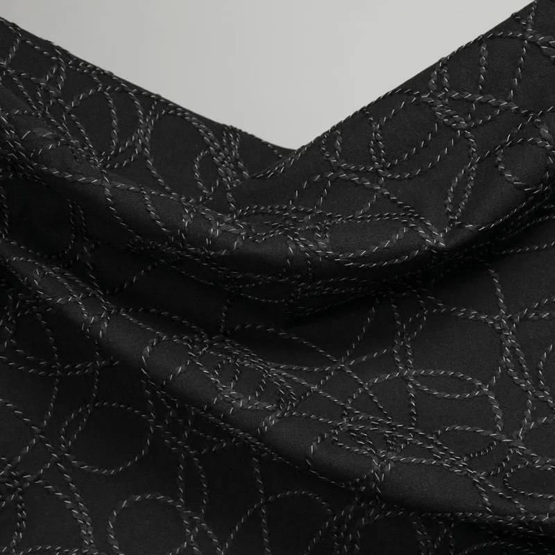 Tissu feutré texturé | Ornement en cordon en relief | Noir | Deadstock de designer