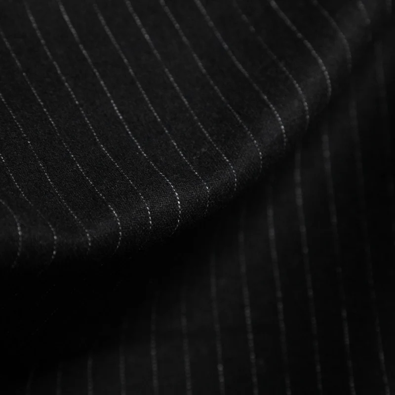 Tissu pour tailleur en viscose et laine | Rayures tennis noir & blanc