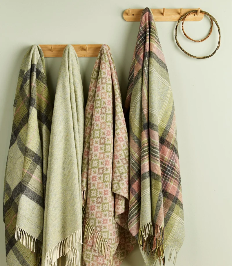 Plaid Laine Ecossais Kintyre Vert et Rose 140 X 185 cm