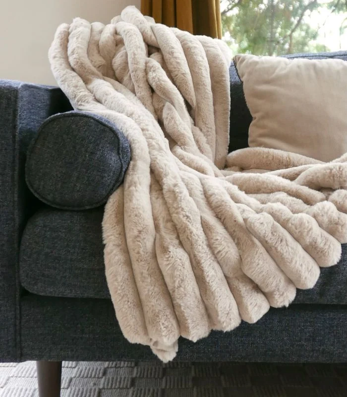 Plaid Fausse Fourrure Beige 130 X 160 cm
