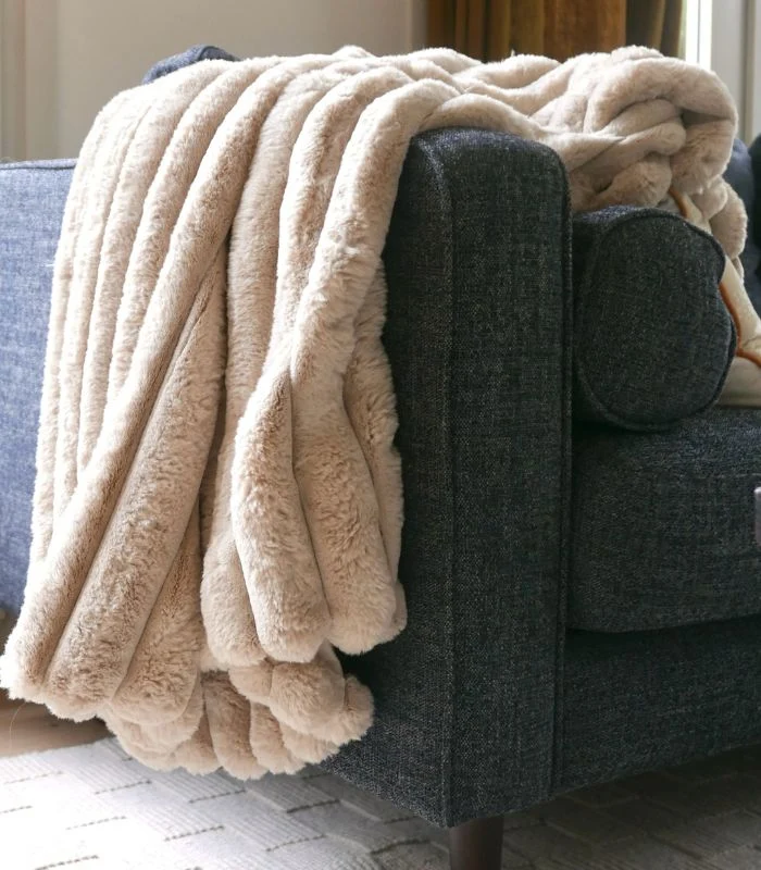 Plaid Fausse Fourrure Beige 130 X 160 cm