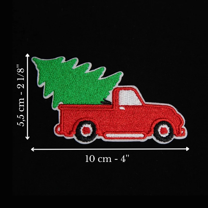 Petit camion rouge transportant un sapin de Noël | Écusson thermocollant brodé
