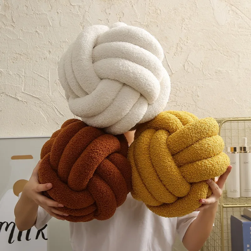 Coussin boule beige
