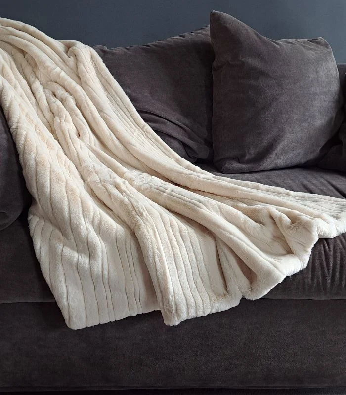 Plaid Fausse Fourrure Blanc Ivoire 140 X 180cm