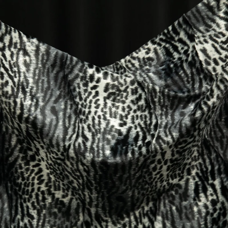 Tissu en fausse fourrure | Imprimé animalier mixte | Noir, gris et ivoire