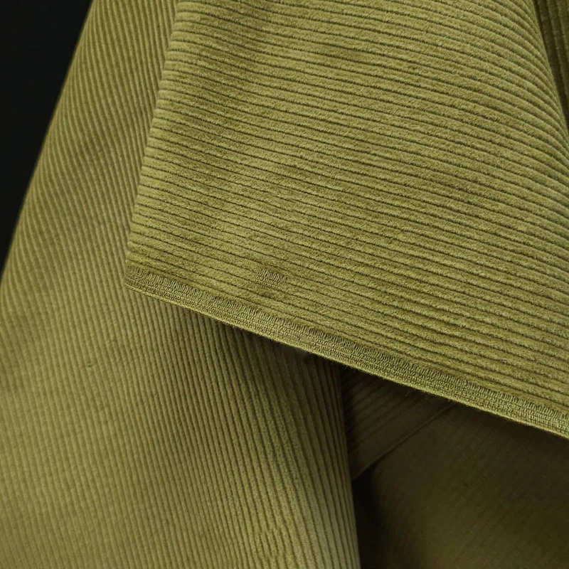 Velours côtelé | 9 côtes | Olive | 137 cm | Fin de rouleau
