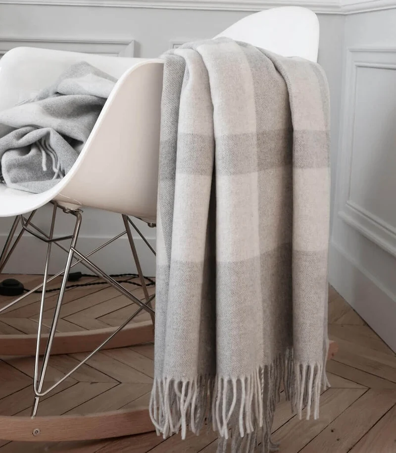 Plaid Cachemire Carreaux Gris et Ecru - Collection VENICE 140 X 210 cm