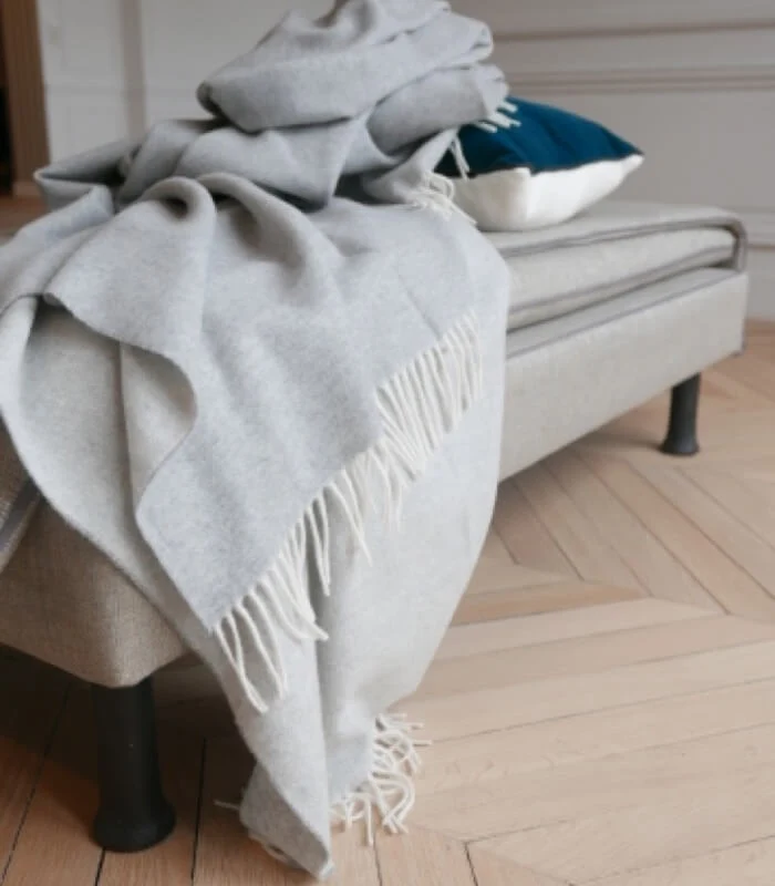 Plaid Cachemire Reversible Gris et Ecru - Collection VENICE 140 X 210 cm