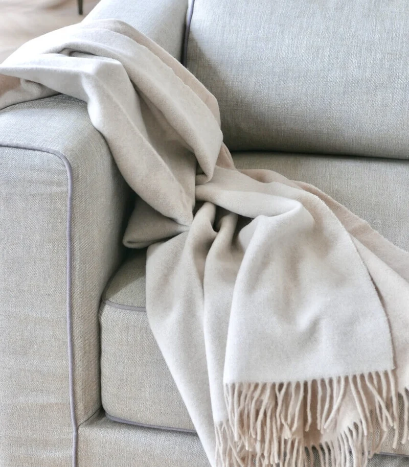 Plaid Pure Laine Douce Reversible Beige et Crème 130 x 170 cm - Collection VENICE