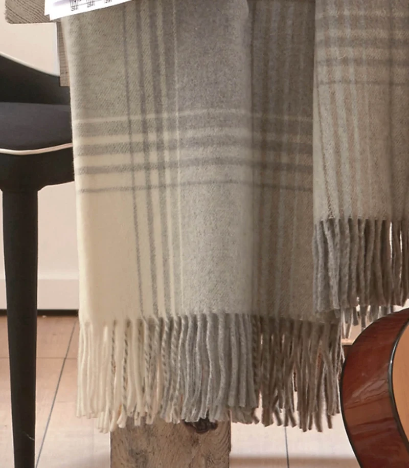 Plaid 100% Pure Laine Carreaux Beige - Collection CAPRI - Douceur et Qualité