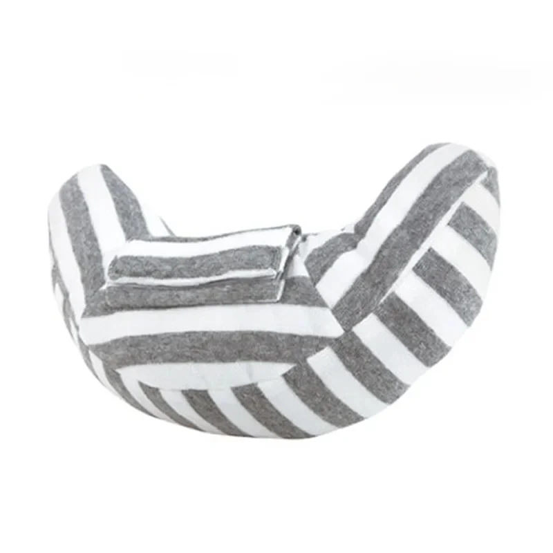 Coussin cervical voiture à rayures