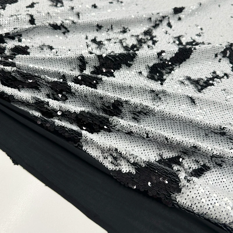 Tissu Lycra Brodé, Stretch Paillettes - Réversible, Brillio