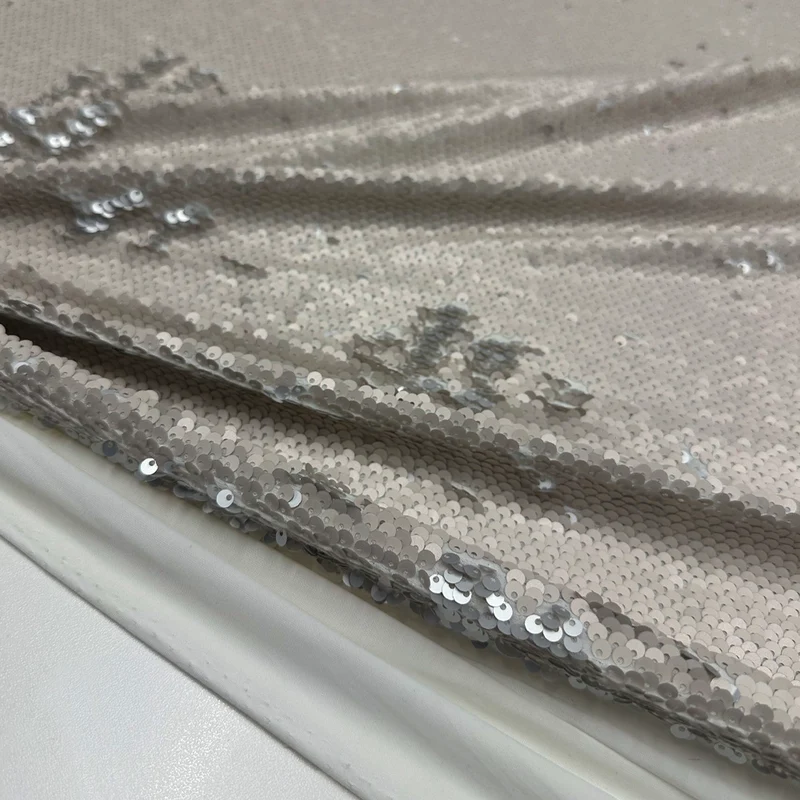 Tissu Lycra Brodé, Stretch Paillettes - Réversible, Brillio