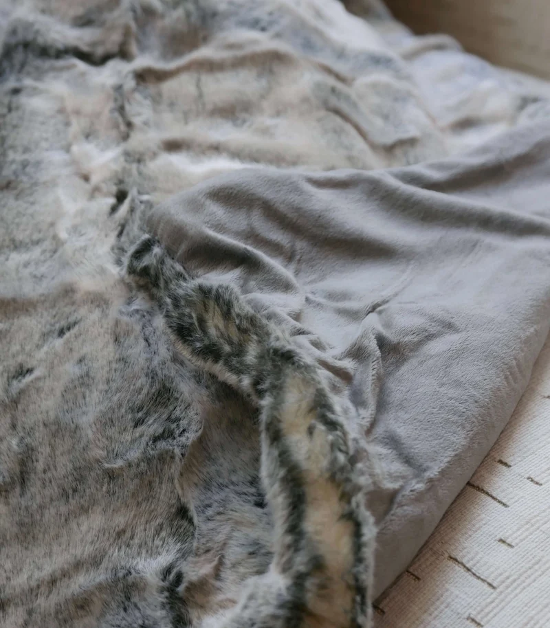 Plaid Fausse Fourrure Luxe Gris Yorkshire