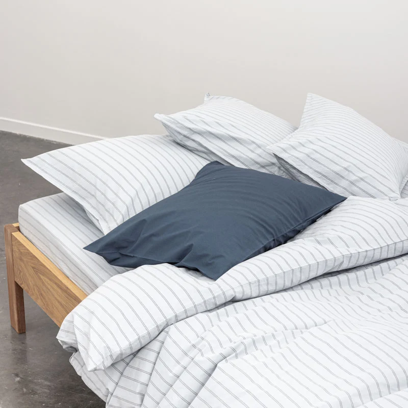2 taies d'oreiller en percale de coton lavé 300 fils • Rayures Bleues grises