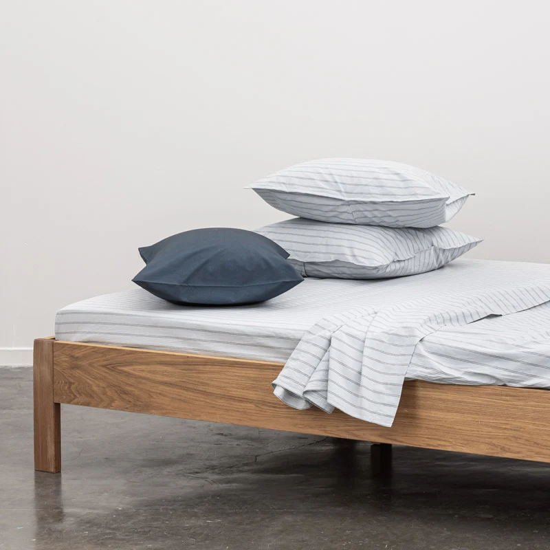Drap plat en percale de coton lavé 300 fils • Rayures Bleues grises