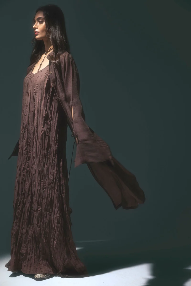 06. Backless