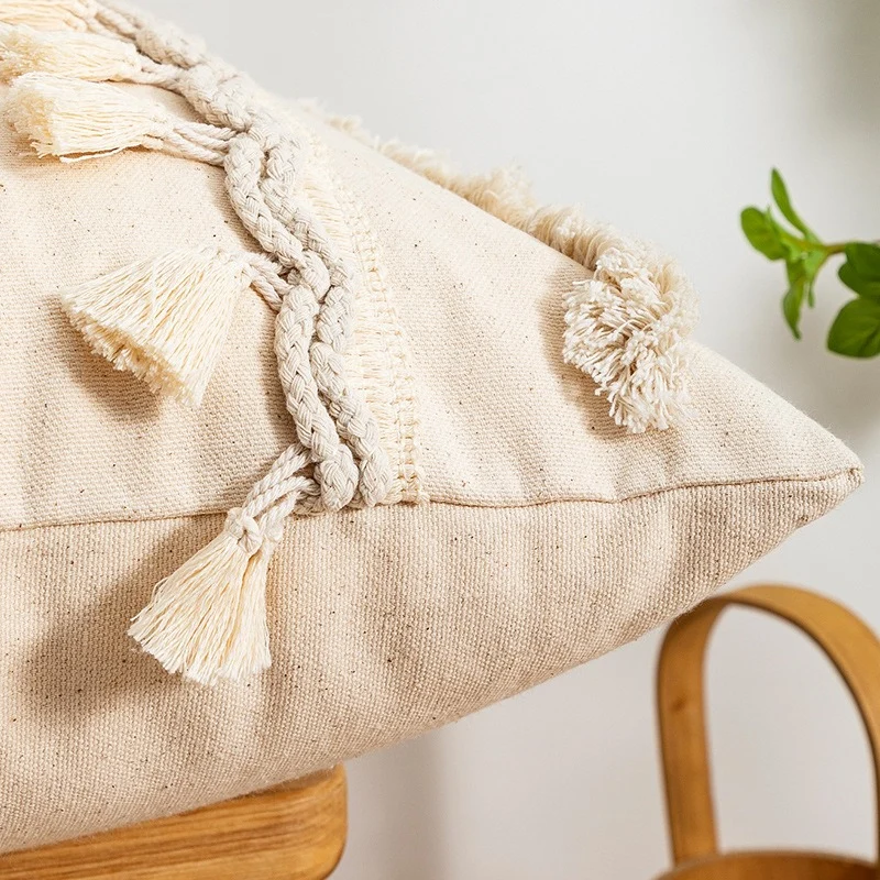 Coussin déco pour canapé avec motifs géométriques
