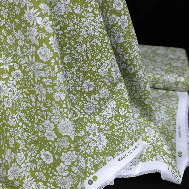 Liberty Fabrics Emily Belle Caterpillar | Coton pour courtepointe