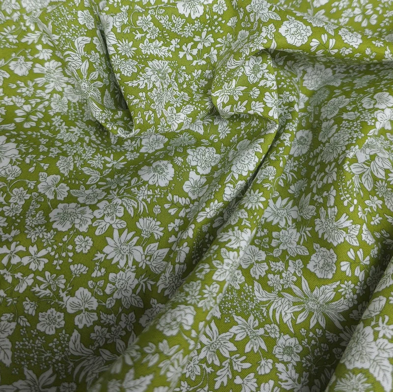 Liberty Fabrics Emily Belle Caterpillar | Coton pour courtepointe