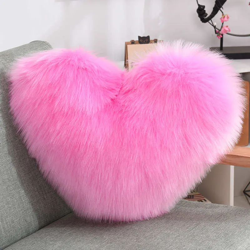 Coussin Cœur en Peluche Fausse Laine Doux Simple Face 40 X 50 cm