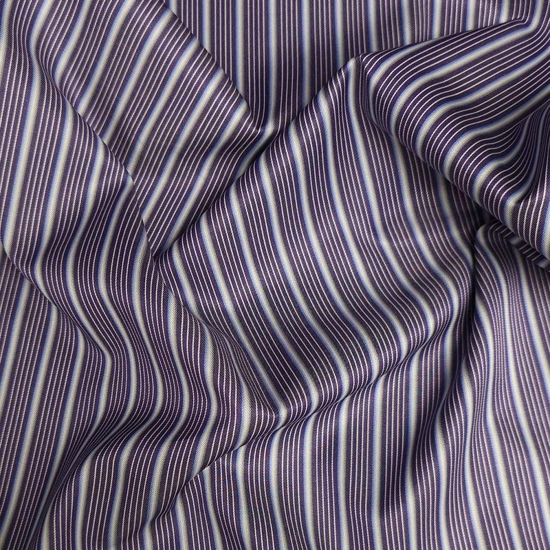 Tissu en coton tissé teint pour chemise, fabriqué en Italie | Rayures multiples mauves et bleues