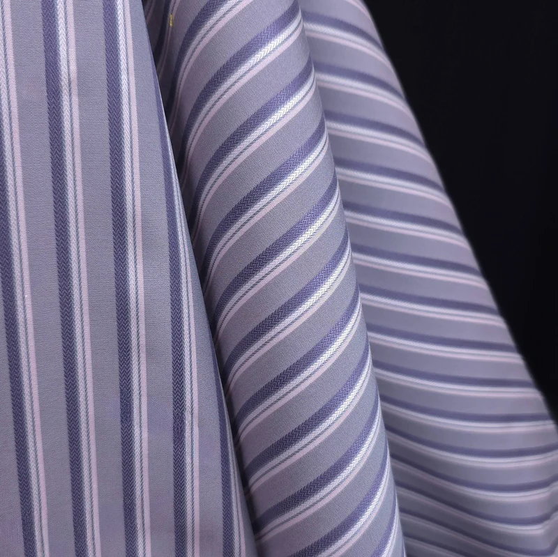 Tissu pour chemise en coton tissé teint | Fabriqué en Italie | Rayures grises, roses et mauves