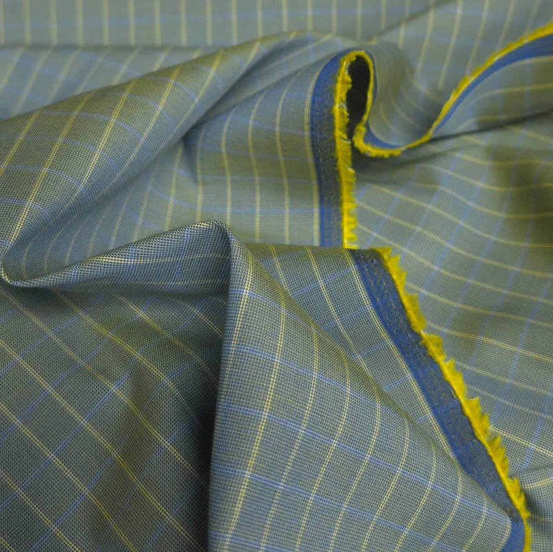 Tissu en coton tissé teint irisé pour chemise, fabriqué en Italie | Carreaux fenêtre bleus
