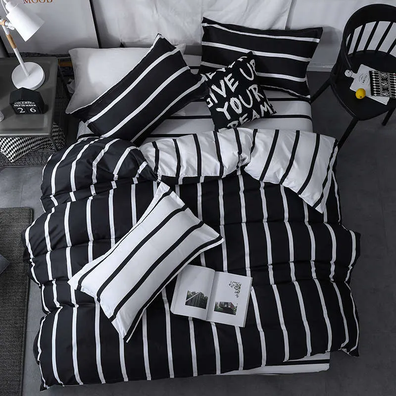 Housse de Couette et Deux Taies à Rayures Noir Blanc