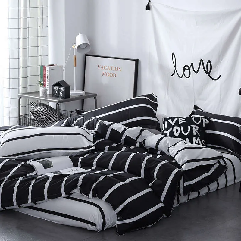 Housse de Couette et Deux Taies à Rayures Noir Blanc