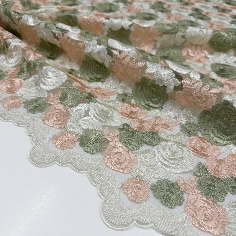 Tissu Dentelle Guipure Tulle Brodé - Botanico