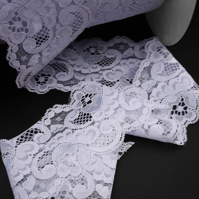 Galon de dentelle florale | Lavande pâle | 70 mm - 2 3/4''