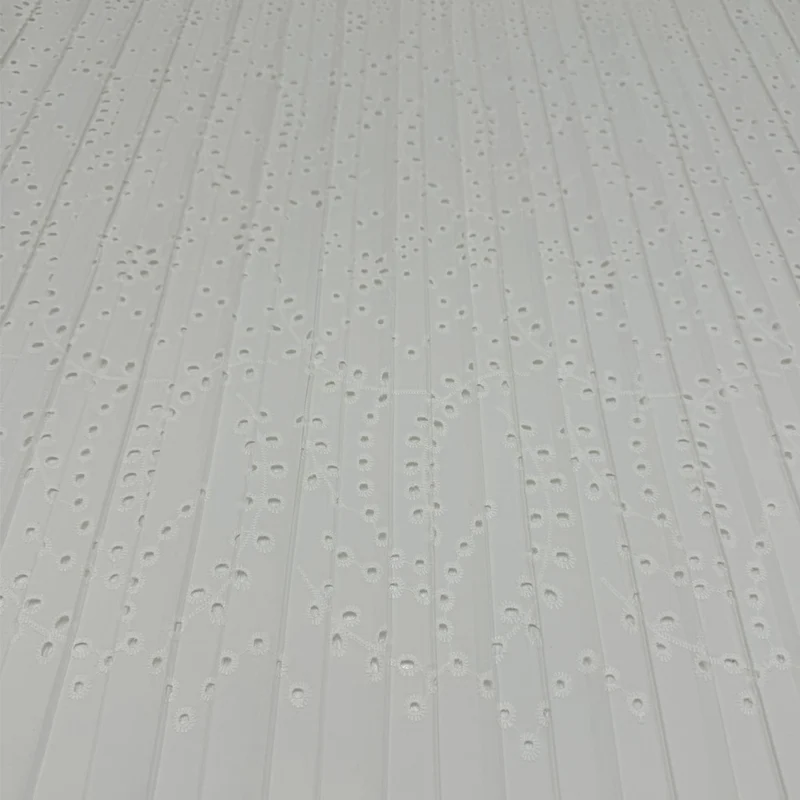 Tissu Brodé, Broderie anglaise Plissé, Coton - Muggia