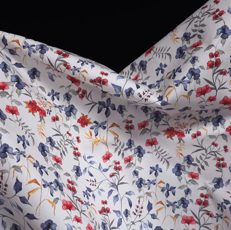 Tissu popeline de coton extensible | Imprimé floral délicat | Certifié Oeko-Tex®