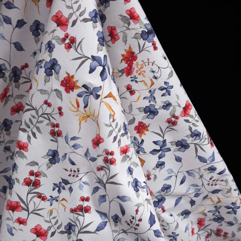 Tissu popeline de coton extensible | Imprimé floral délicat | Certifié Oeko-Tex®