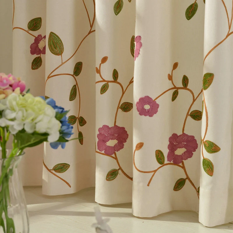 Rideau Fleuri Brodé en Lin Tamisant 140 x H240 cm Rouge