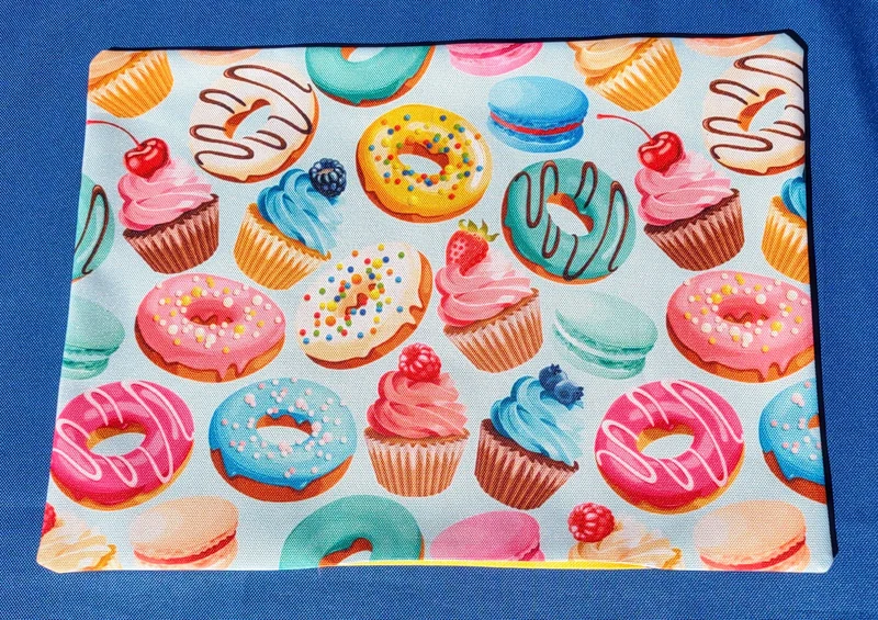 Donuts Garden Table Set – Tablecloth, 2 Cushion Covers and Place mats | Perfect for Garden Parties, Weddings & Kids' Events