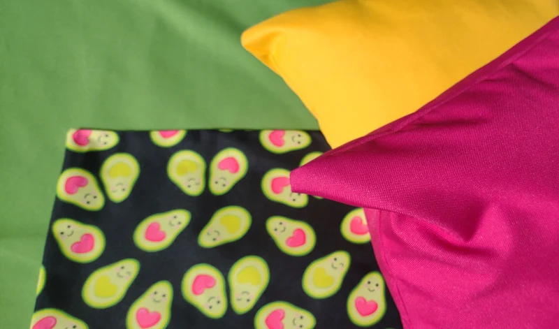 Avocado Garden Table Set – Tablecloth, 2 Cushion Covers and Place mats | Perfect for Garden Parties, Weddings & Kids' Events