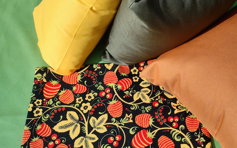 Strawberry Garden Table Set – Tablecloth, 2 Cushion Covers and Place mats | Perfect for Garden Parties, Weddings & Kids' Events