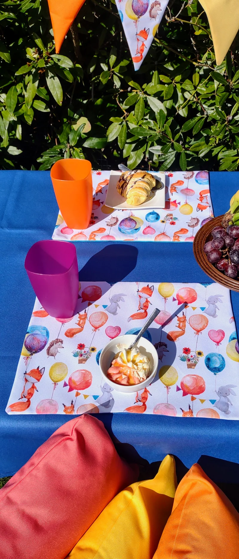 Foxes Garden Table Set – Tablecloth, 2 Cushion Covers, Bunting and Place mats | Perfect for Garden Parties, Weddings & Kids' Events