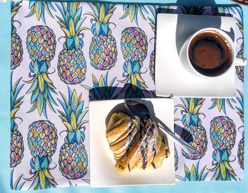 PIneapple Garden Table Set – Tablecloth, 2 Cushion Covers, Bunting and Place mats | Perfect for Garden Parties, Weddings & Kids' Events